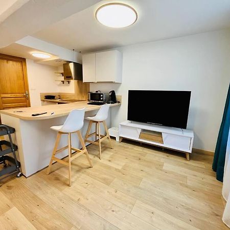 شقة Stylish Studio In The Center Of Senlis سونلي المظهر الخارجي الصورة