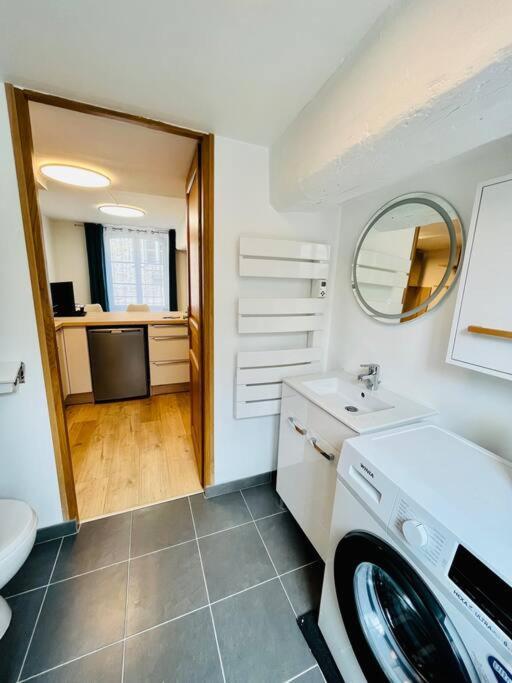 شقة Stylish Studio In The Center Of Senlis سونلي المظهر الخارجي الصورة